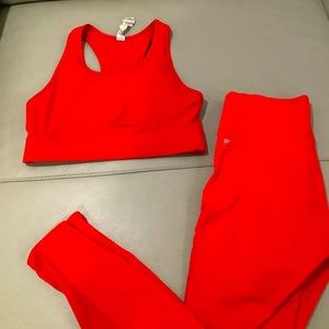 Fabletics woman’s workout set in Red (M)